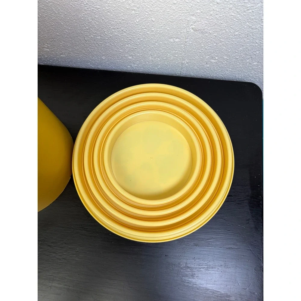 VTG 70s Rubbermaid Mushroom Canister Set of 4 Yellow Kitchen Storage nestjng